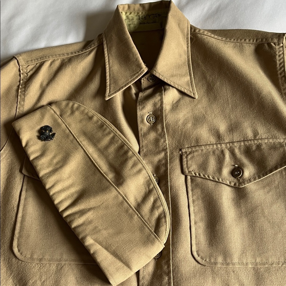 USMC men’s tropical shirt and Capt. Garrison hat with world pin.